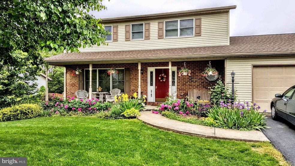 2765 Fillmore Dr, Chambersburg, PA 17201 - photo 1