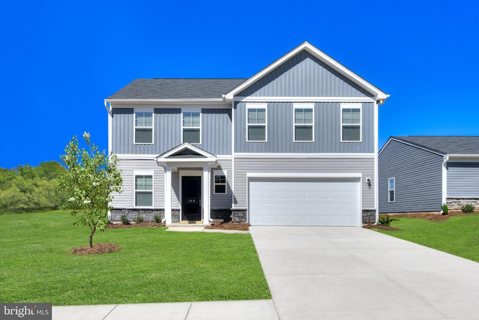 35 Vernon St, Charles Town, WV 25414 - photo 1