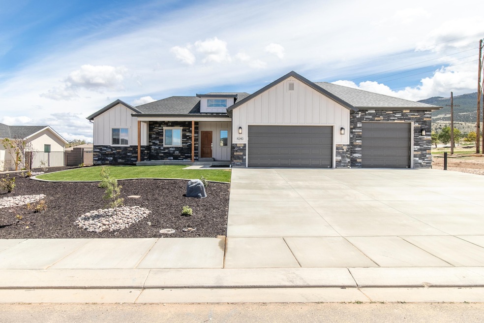 4240 N Tomahawk Dr unit Lot 6, Enoch, UT 84721 - photo 1