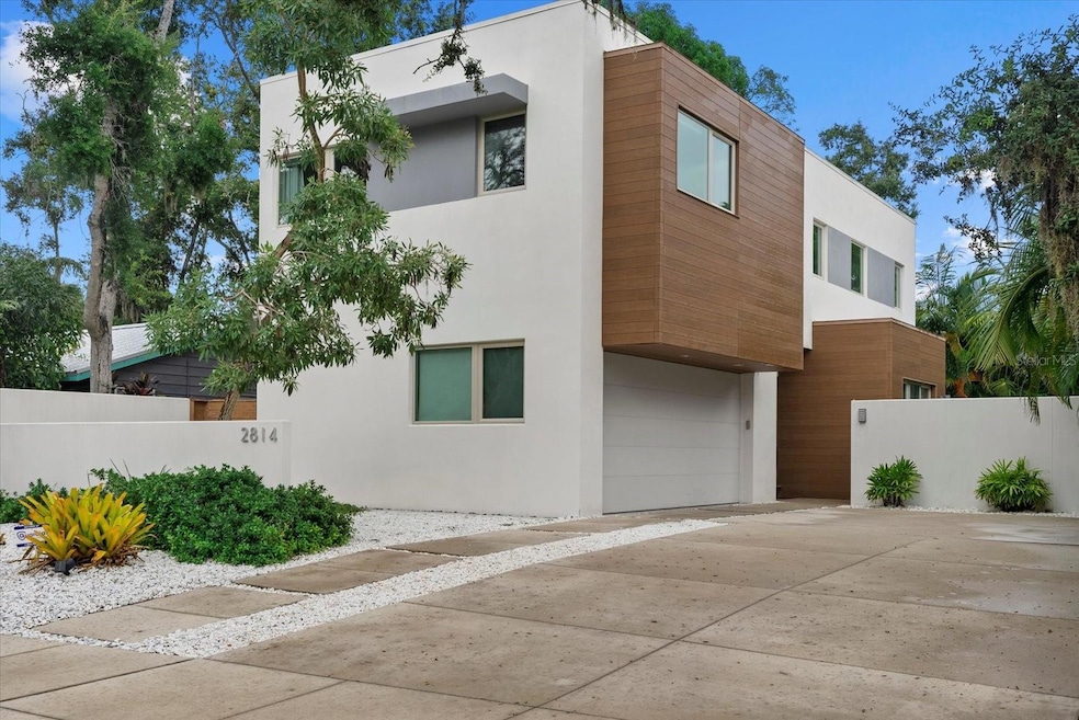 2814 W Tamiami Cir, Sarasota, FL 34234 - photo 1