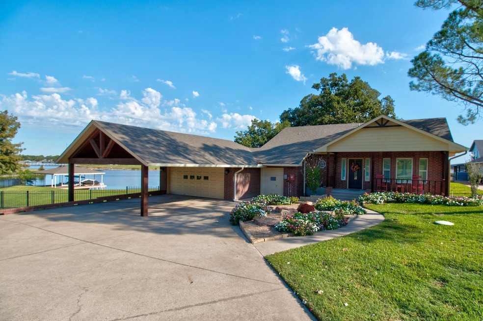 112 Cheyenne Dr, Gainesville, TX 76240 - photo 1