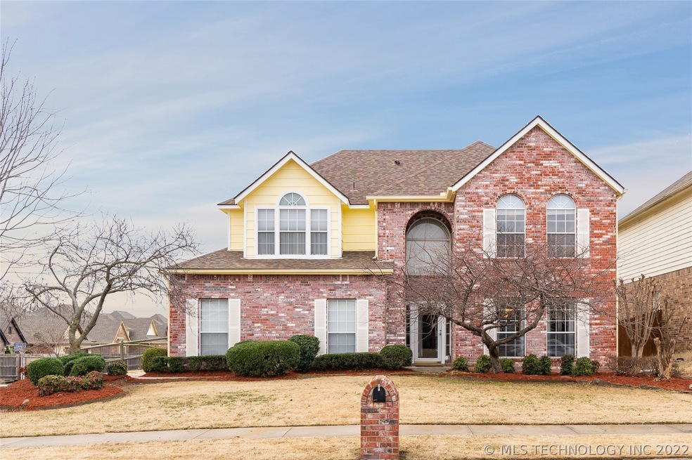 Well maintained home nestled on a corner lot. Exte