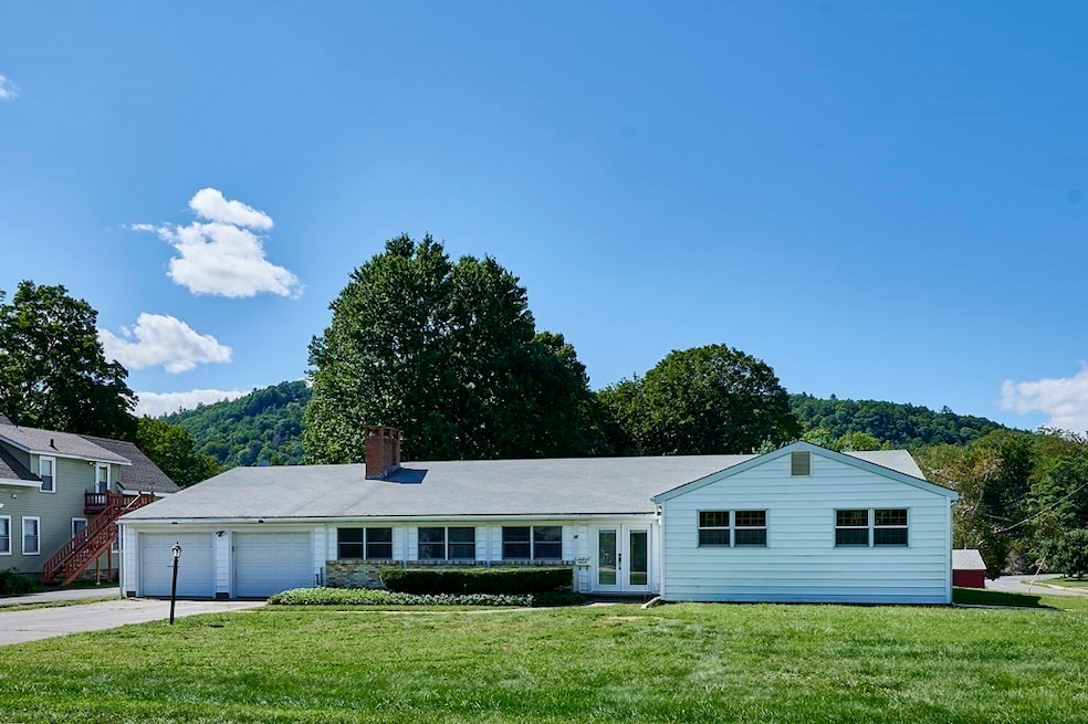 98 Mechanic St, Shelburne Falls, MA 01370 - photo 1