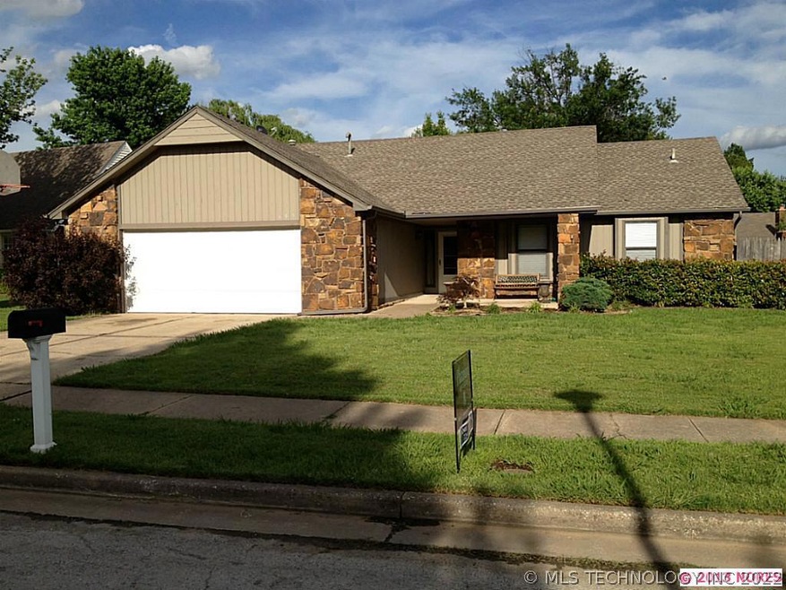 Charming Ranch Style Home on Quiet Neighborhood St