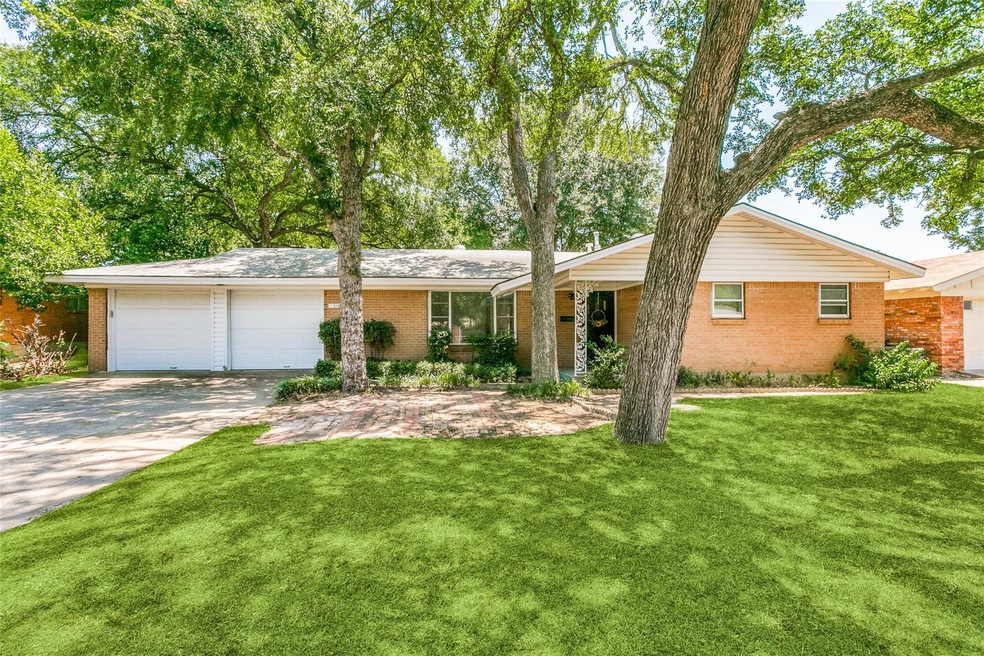 1108 Valley View Dr, Hurst, TX 76053 - photo 1