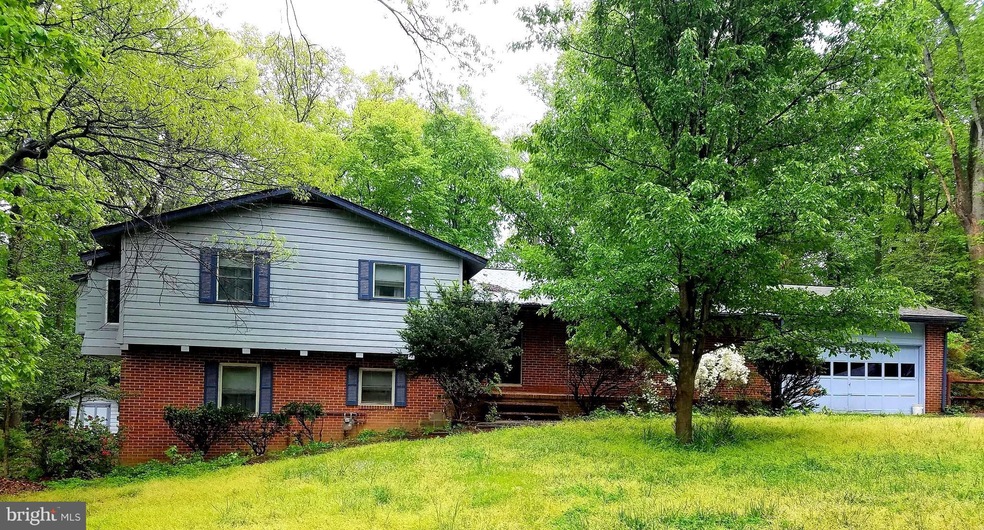 18315 Candice Dr, Triangle, VA 22172 - photo 1