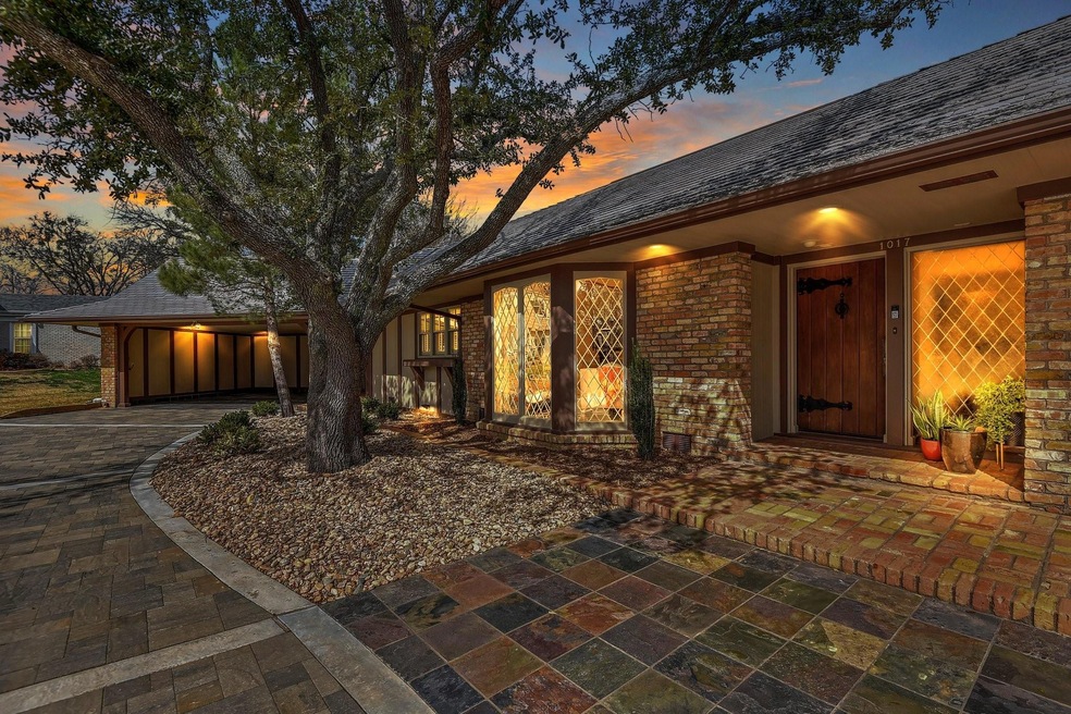 Welcome to 1017 Crestview Drive