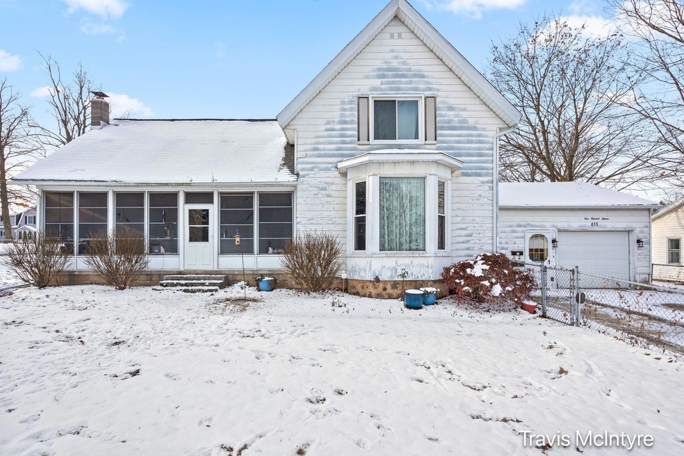 415 S Franklin St, Greenville, MI 48838 - photo 1