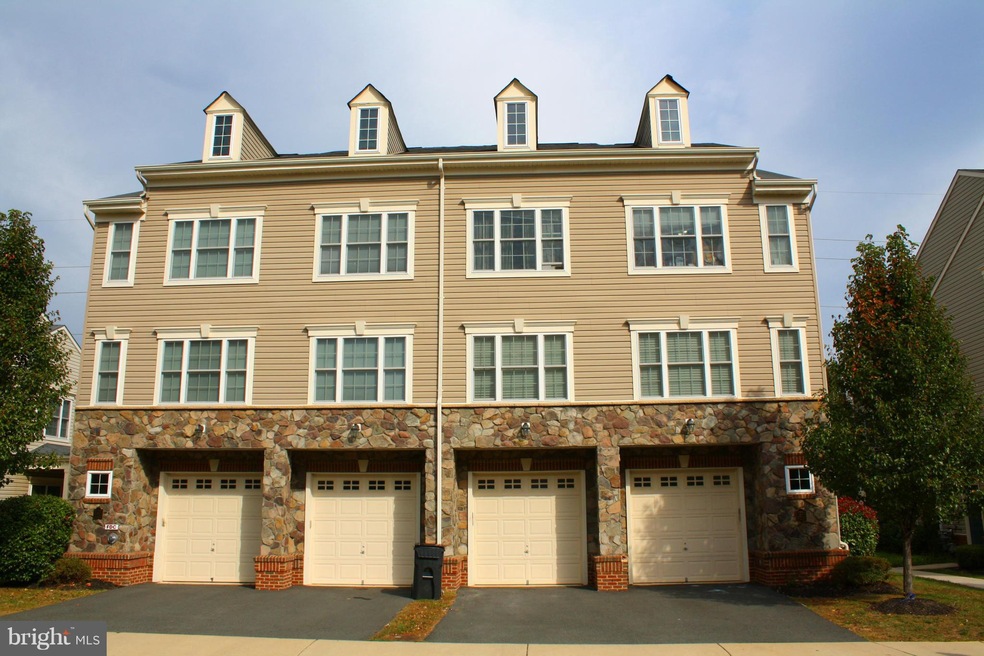 11226 Wortham Crest Cir unit 83, Manassas, VA 20109 - photo 1