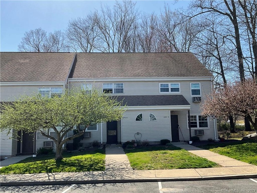 1221 Washington St unit 3, Middletown, CT 06457 - photo 1