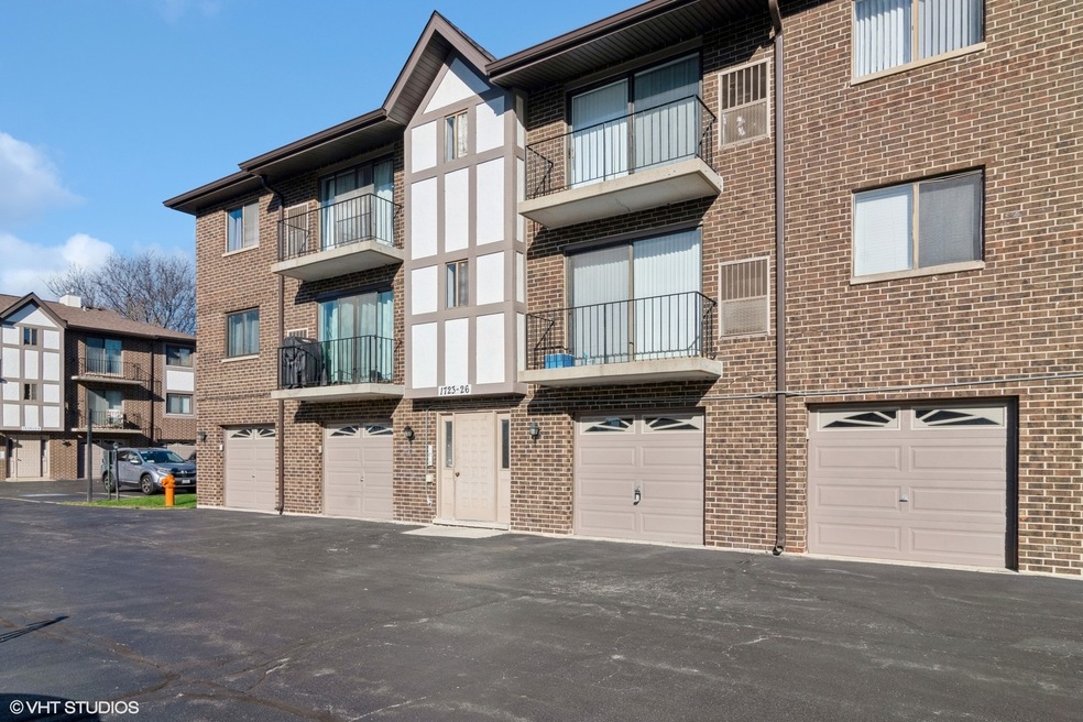 1726 S Washington St unit 1726, Naperville, IL 60565 - photo 1