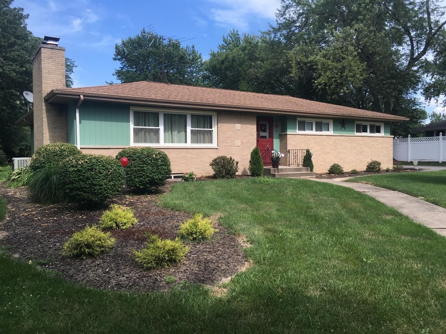 736 W Elizabeth Dr, Crown Point, IN 46307 - photo 1