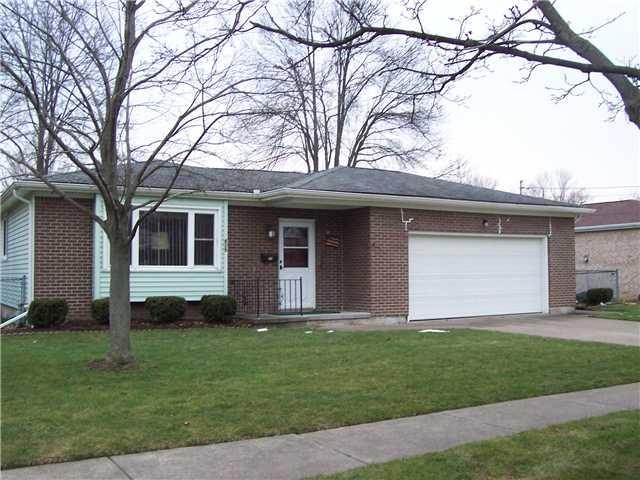 829 Castlebar Dr, North Tonawanda, NY 14120 - photo 1