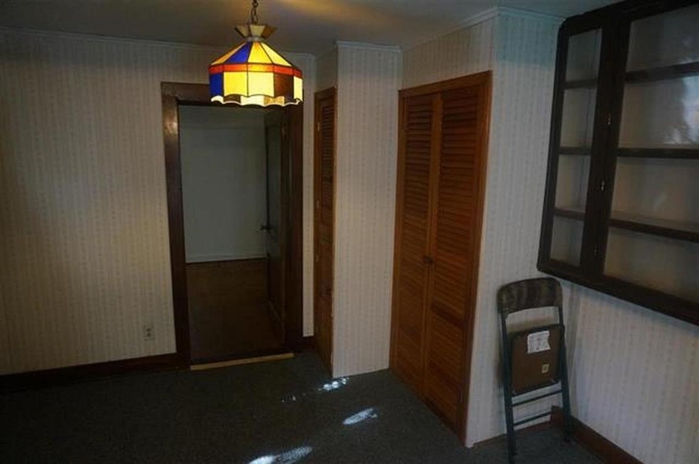 574 S Elm St, Lincoln, IL 62656 - photo 1