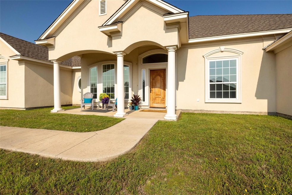 5914 Maple Valley Dr, Azle, TX 76020 - photo 1