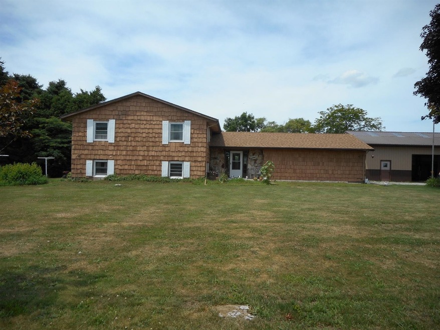 7373 E Us Highway 20, New Carlisle, IN 46552 - photo 1