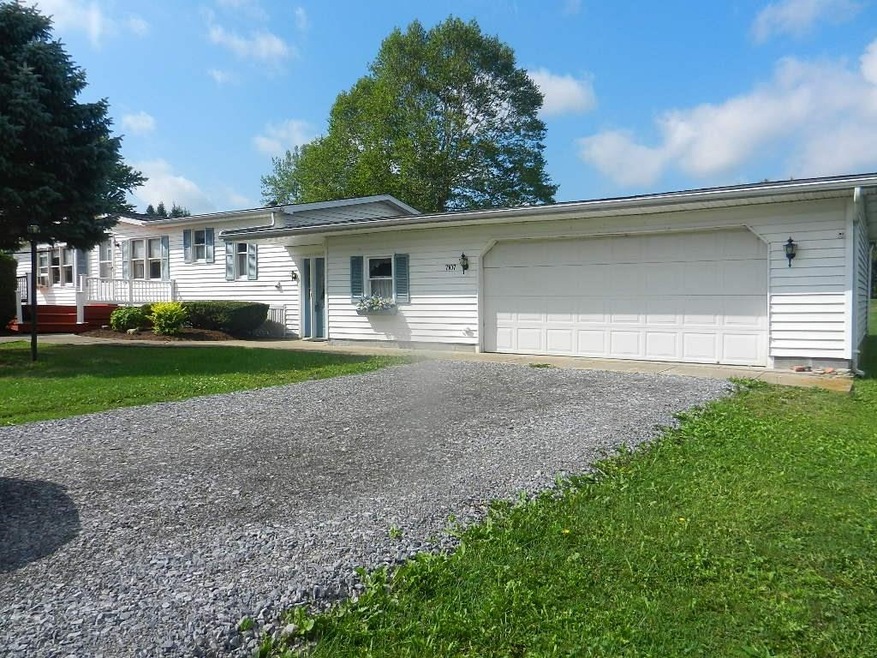 Exterior Front - Vinyl Siding - 24