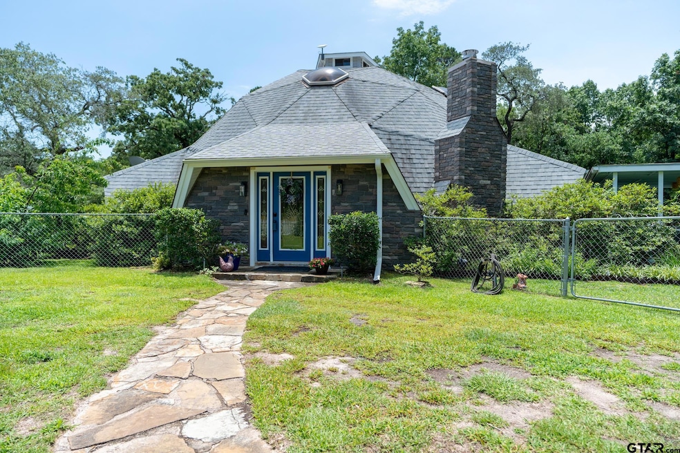 For Sale $559,400 • Co-Listing Agent