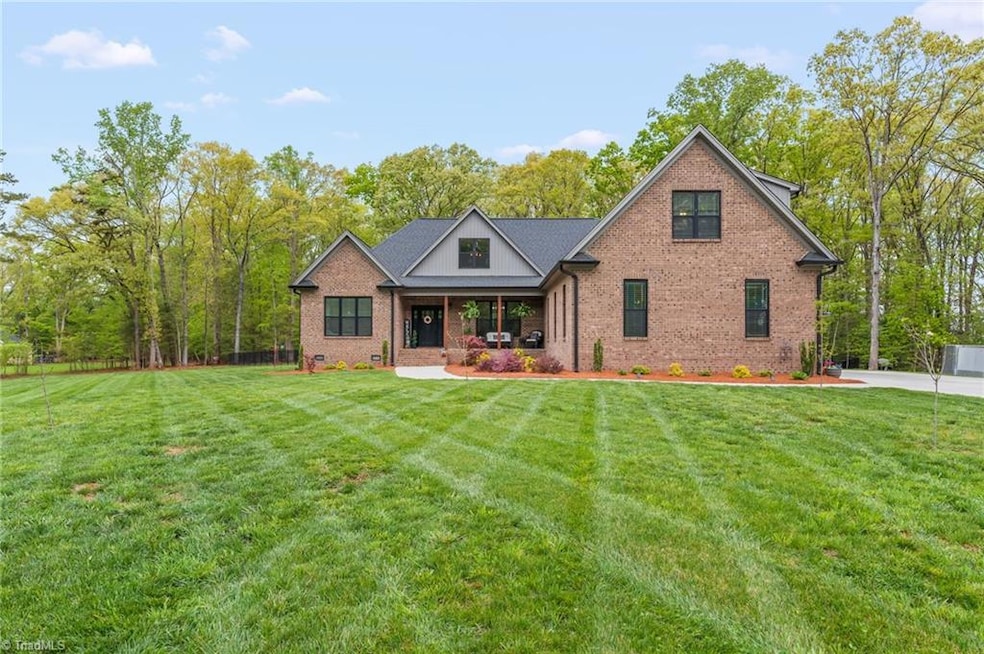 Sold $858,000 • Co-Listing Agent