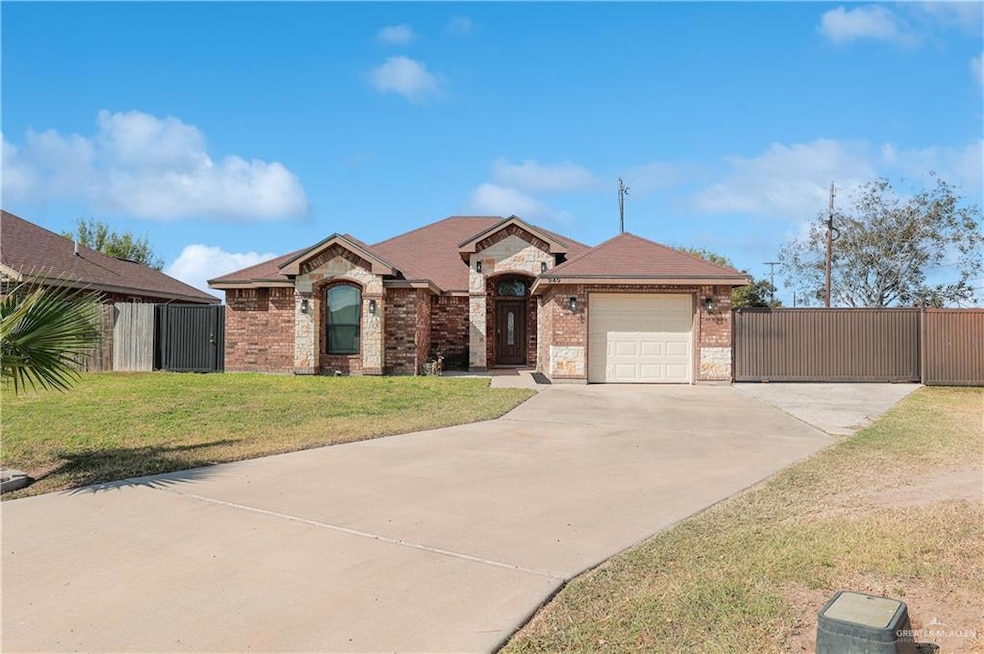 949 Thomas Ln, Alamo, TX 78516 - photo 1