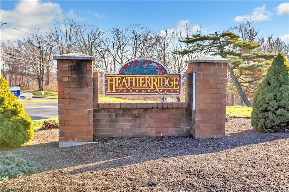 39 Heather Ridge, Shelton, CT 06484 - photo 1