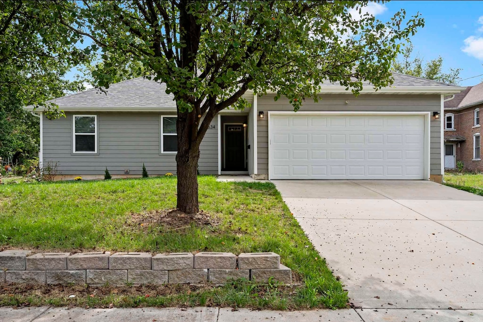 1634 W Nichols St, Springfield, MO 65802 - photo 1