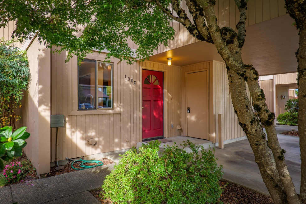 1008 SE Camelot Dr, Grants Pass, OR 97526 - photo 1
