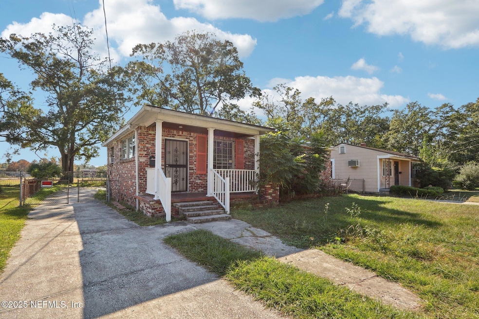 1912 Pullman Ct, Jacksonville, FL 32209 - photo 1