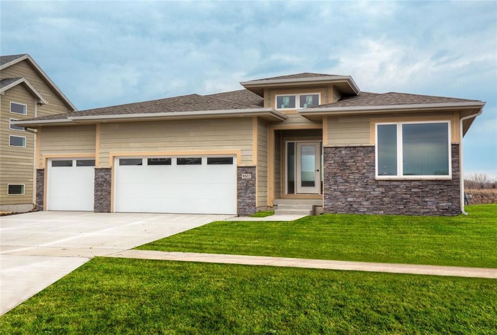 9502 Rushbrook Dr, Johnston, IA 50131 - photo 1