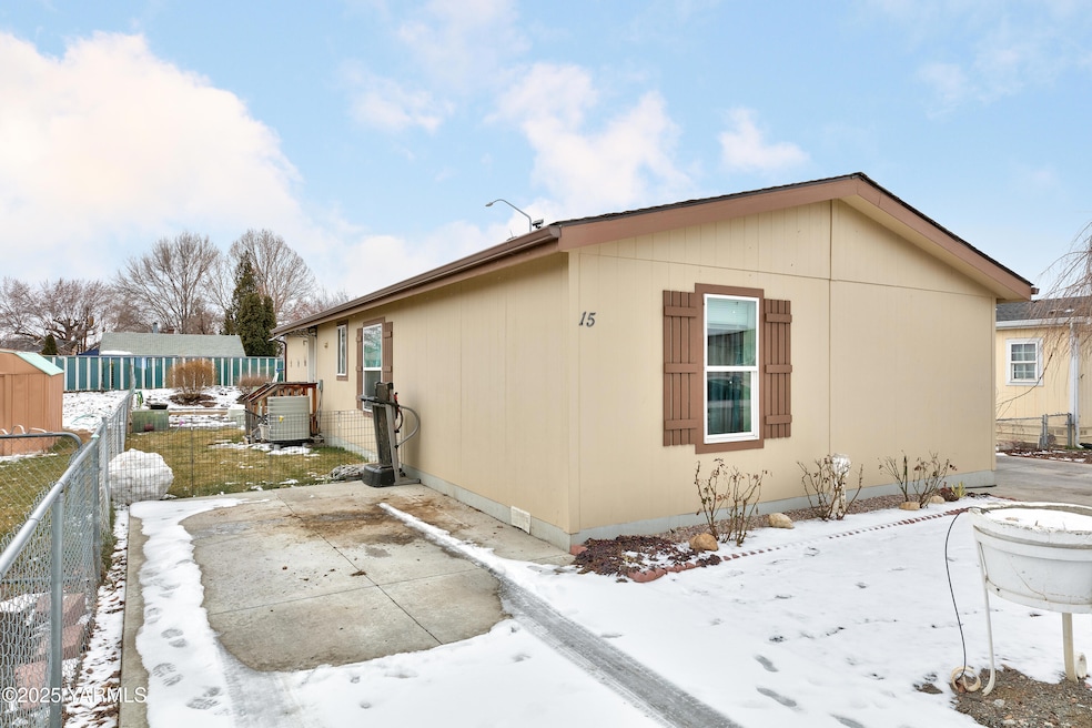 1201 W Washington Ave unit 15, Yakima, WA 98903 - photo 1