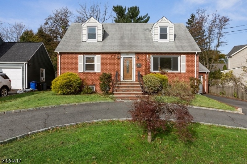 Sold $419,900 • Co-Listing Agent