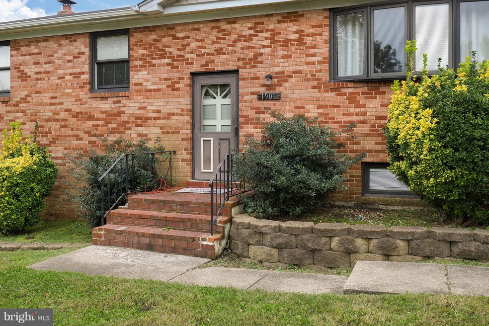 1901 Trafalgar Dr, Fort Washington, MD 20744 - photo 1