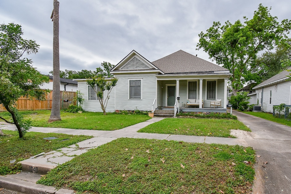 1040 Columbia St unit B, Houston, TX 77008 - photo 1