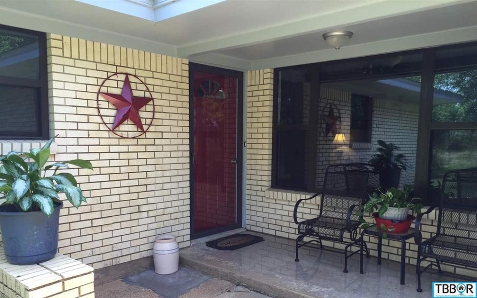 2303 E Young Ave, Temple, TX 76501 - photo 1