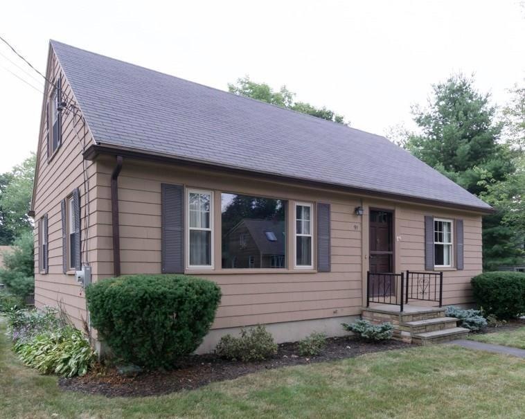 An meticulously maintained Cape...
