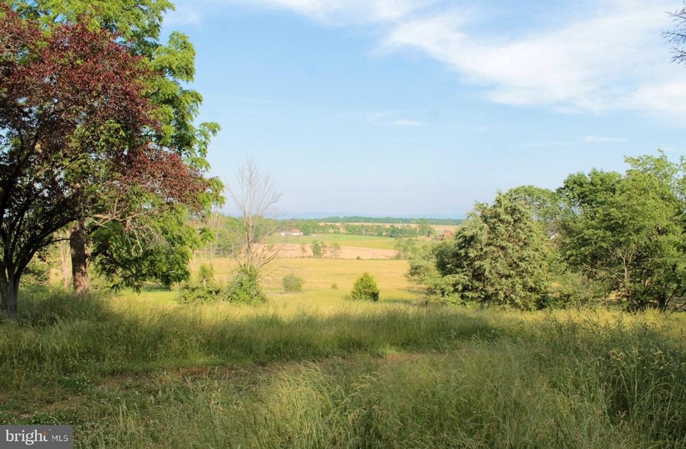 13560 Cross Creek Dr, Clear Spring, MD 21722 - photo 1