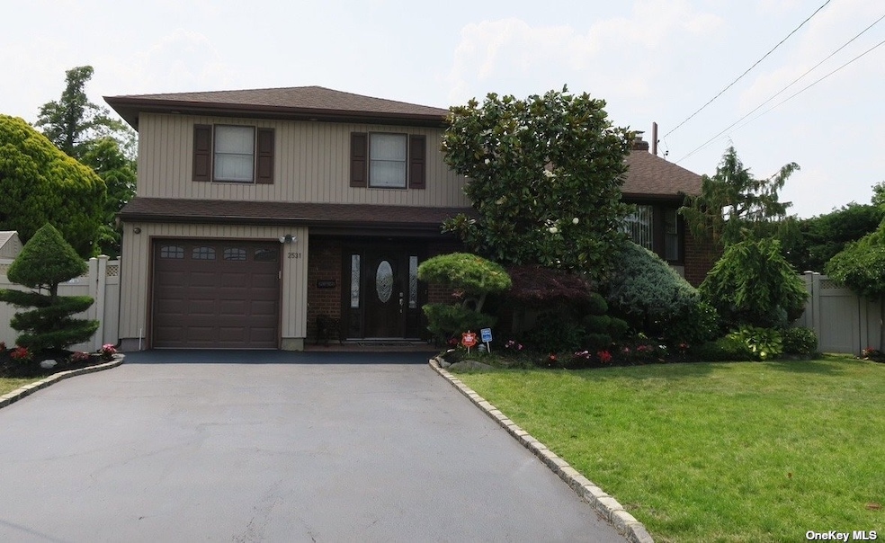 2531 Alvin Ct, Bellmore, NY 11710 - photo 1