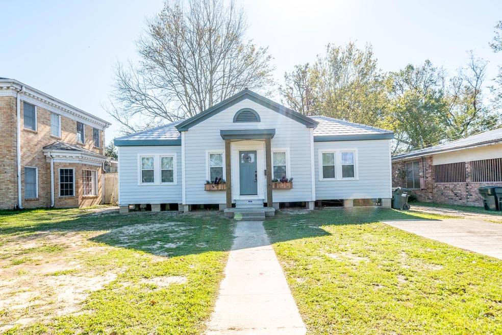 1_Outside Front (16)