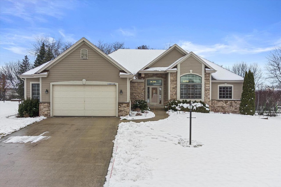 W166N10287 Calico Ln, Germantown, WI 53022 - photo 1