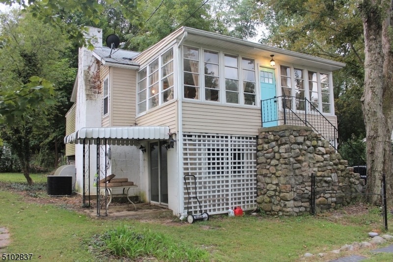 14 Walnut Dr, Belvidere, NJ 07823 - photo 1