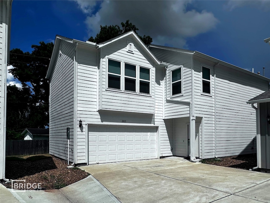 305 Huisache St, Lake Jackson, TX 77566 - photo 1