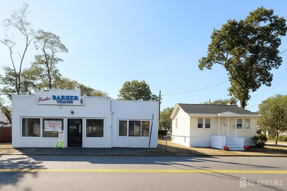 For Sale $599,999 • Co-Listing Agent