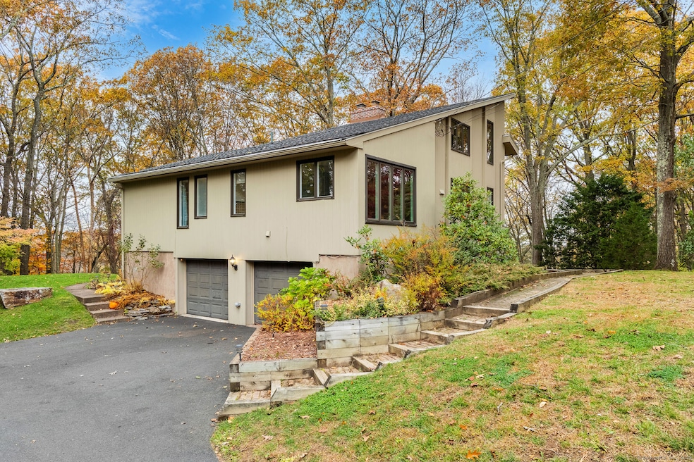 Pending $439,900 • Co-Listing Agent