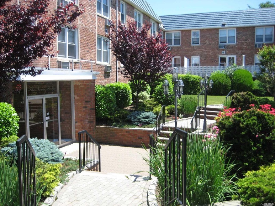 75 Noble St unit 106, Lynbrook, NY 11563 - photo 1