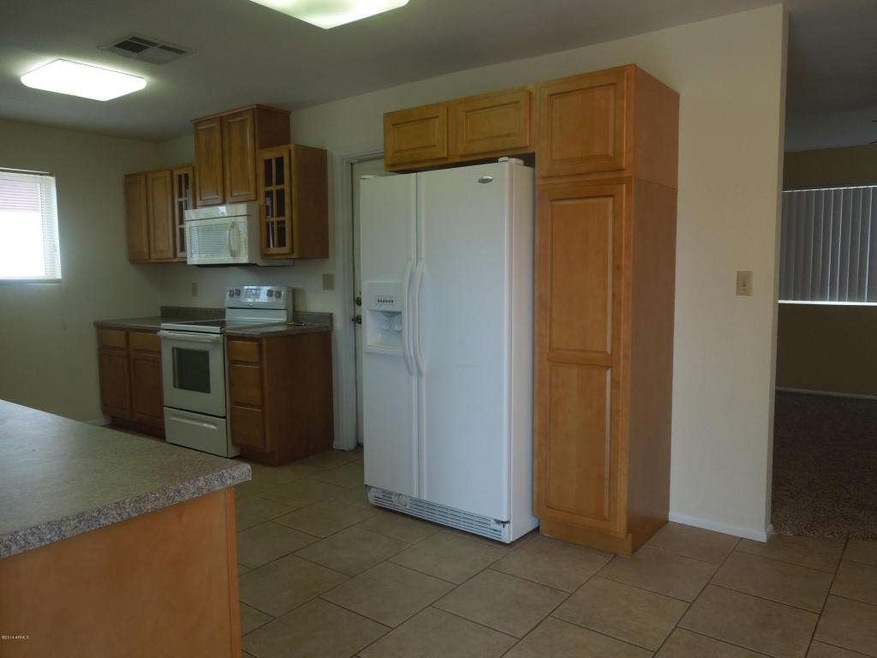Apache Villa - 1443 S Delaware (1)