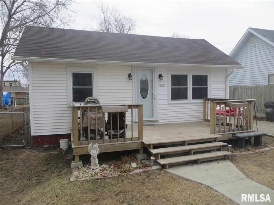 1428 N Kankakee St, Lincoln, IL 62656 - photo 1