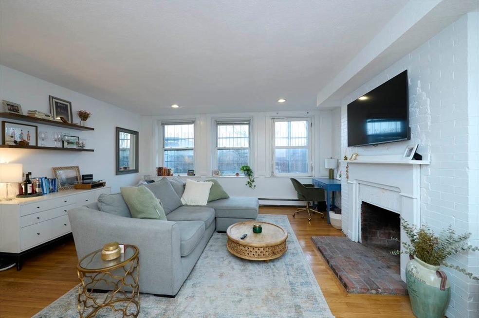 462 Beacon St unit 2, Boston, MA 02115 - photo 1