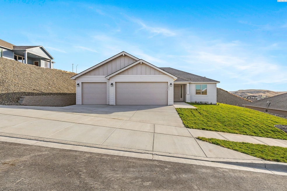 2837 S Osborne St, Kennewick, WA 99338 - photo 1