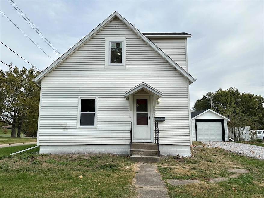 421 N 2nd St, Knoxville, IA 50138 - photo 1