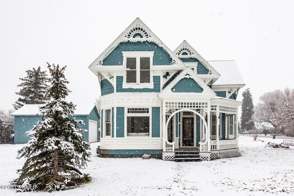 82 North 100 West Kamas UT 84036 USA-001